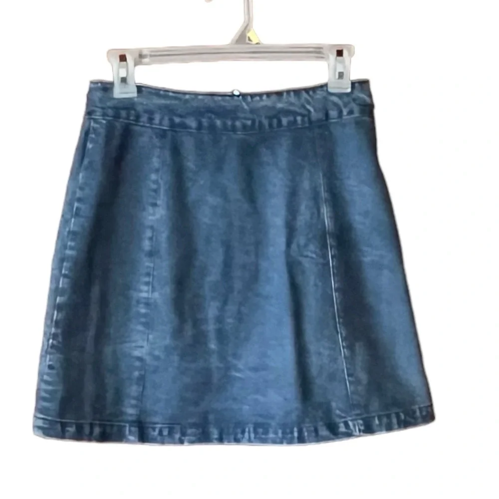 Denim Jean BDG Button up front mini skirt. Size S-P